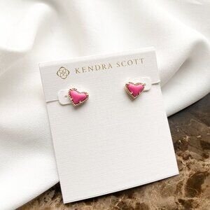 ❤️Kendra Scott Ari Heart Gold Magenta Stud Earrings